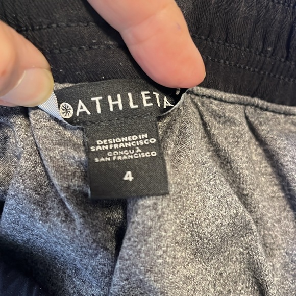 EXCELLENT CONDITION ATHLETA LINED BROOKLYN JOGGERS BLACK CAMO SIZE 4 - Picture 8 of 8